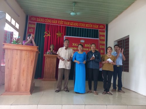 khen thuong 1.jpg