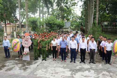 dâng hương 1.jpg
